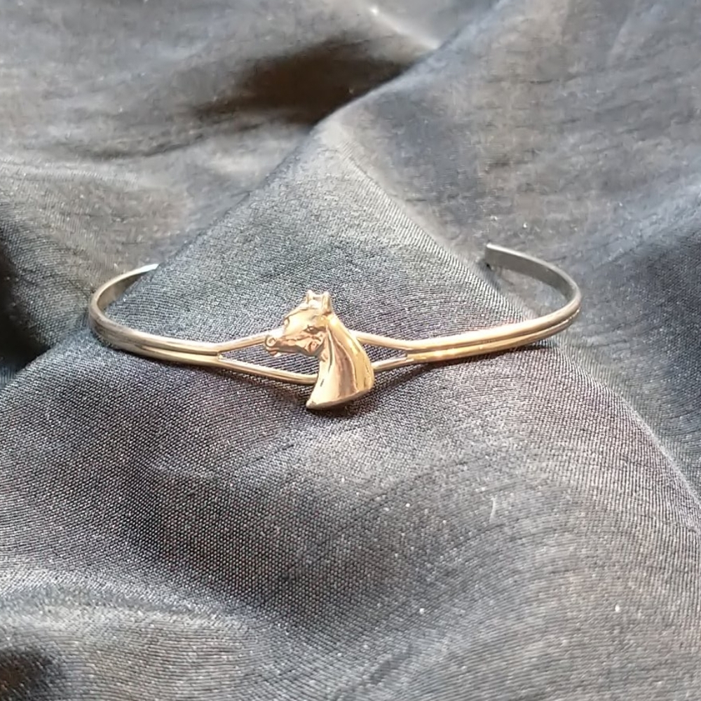 Horse bracelet